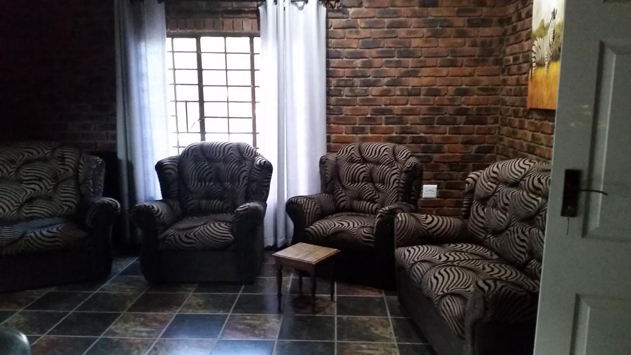 Kruger Wild Dog Inn Marloth Park Luaran gambar
