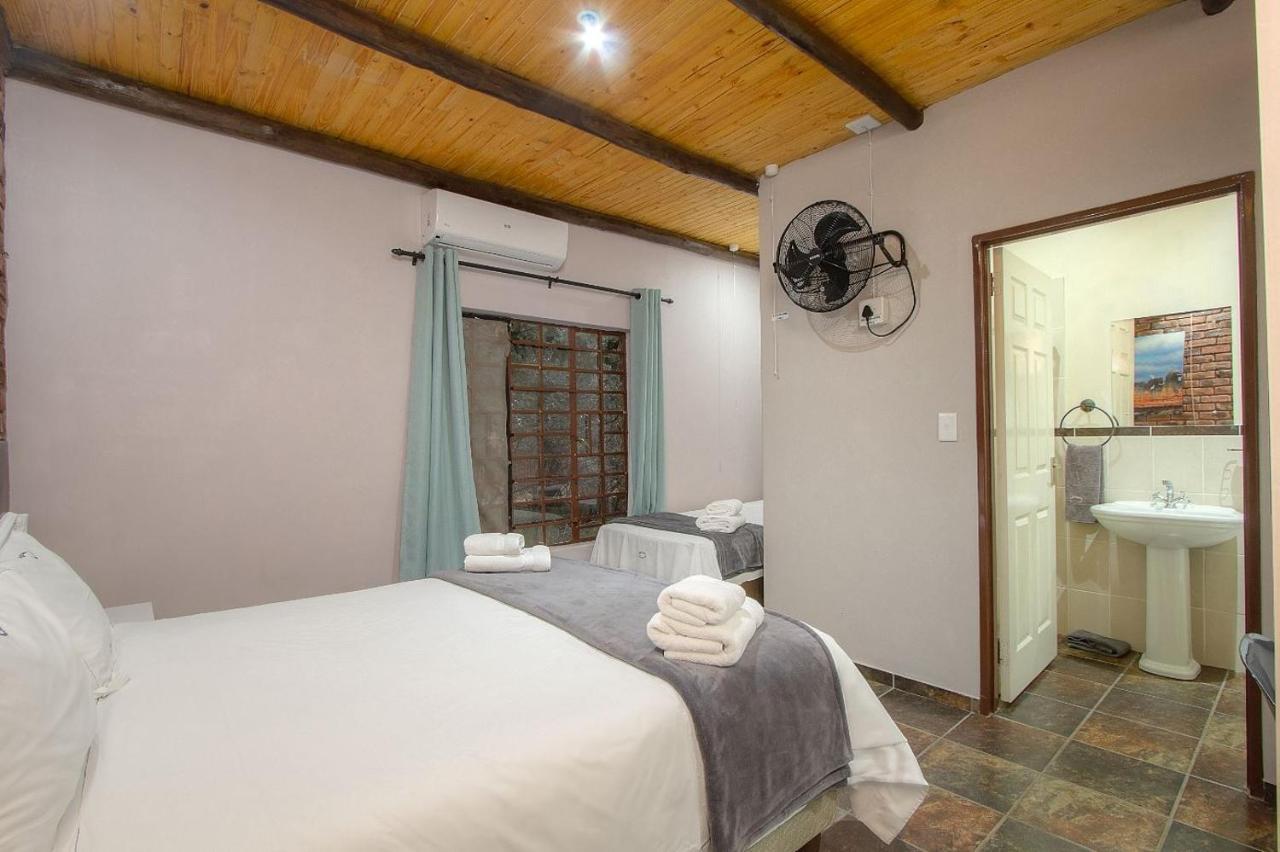 Kruger Wild Dog Inn Marloth Park Luaran gambar