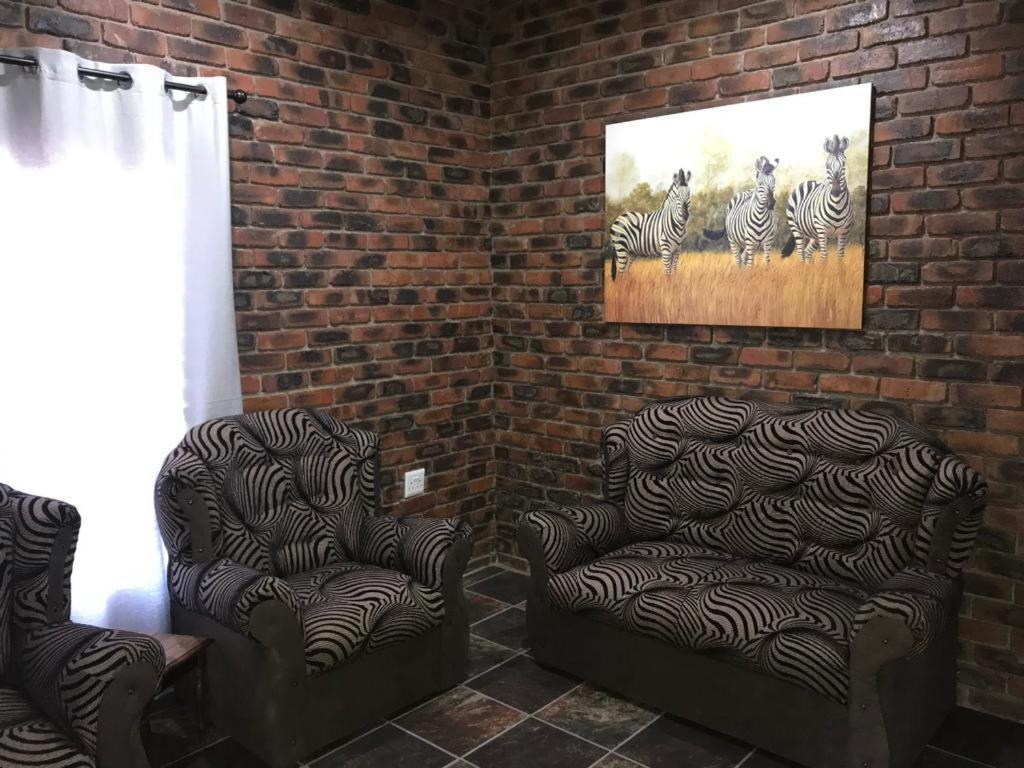 Kruger Wild Dog Inn Marloth Park Luaran gambar